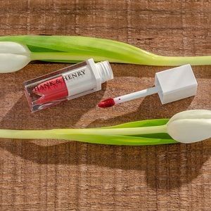 Hank and Henry liquid lipstick